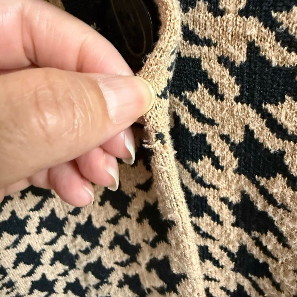 Houndstooth sweater coat *small flaw* Classic heritage chic cozy girl academic - Picture 2 of 13